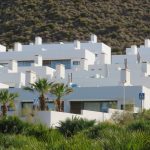 Genoveses 58 en San Jose. La promocion que se ha convertido en uno de los peores ejemplos de la ola constructora que ha invadido el Cabo de Gata. Foto La Cronica