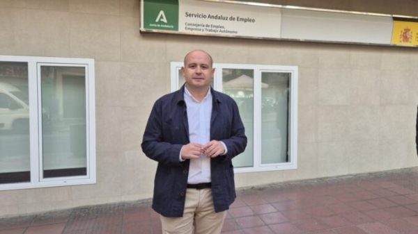 El senador del PSOE de Almeria Antonio Martinez