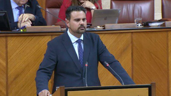 Mateo Hernandez durante su intervencion en el Pleno