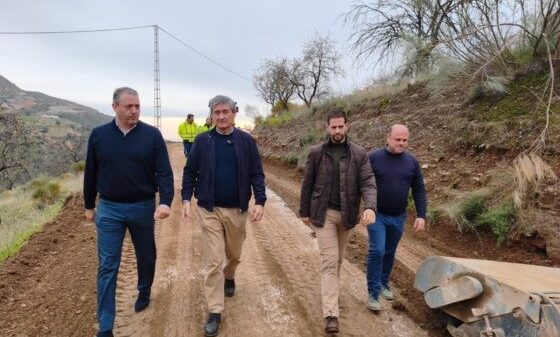 Adra y Diputación mejoran más de 4 kilómetros de caminos rurales para el tráfico de vehículos y bicicletas Caminos rurales Adra