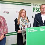 Soledad Martinez junto a la alcaldesa de Castro Noemi Cruz y el alcalde de Lubrin Domingo Ramos