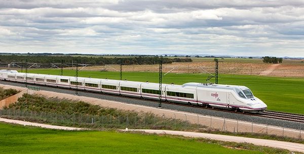 Granada recuperó ayer el AVE con Madrid, tras casi un mes sin alta velocidad Ave Granada Madrid