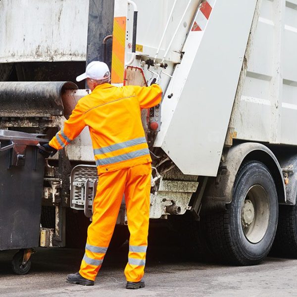 La Coordinadora Vecinal lanza una campaña contra la subida injustificada de la Tasa de Basuras en las poblaciones costeras del municipio de Níjar Recogida de basura
