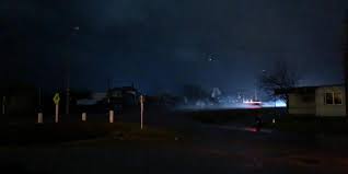 Crecimiento a oscuras: el abandono silencioso de los pueblos del Cabo de Gata San Jose a oscuras en uno de los numerosos cortes de luz de estos dias