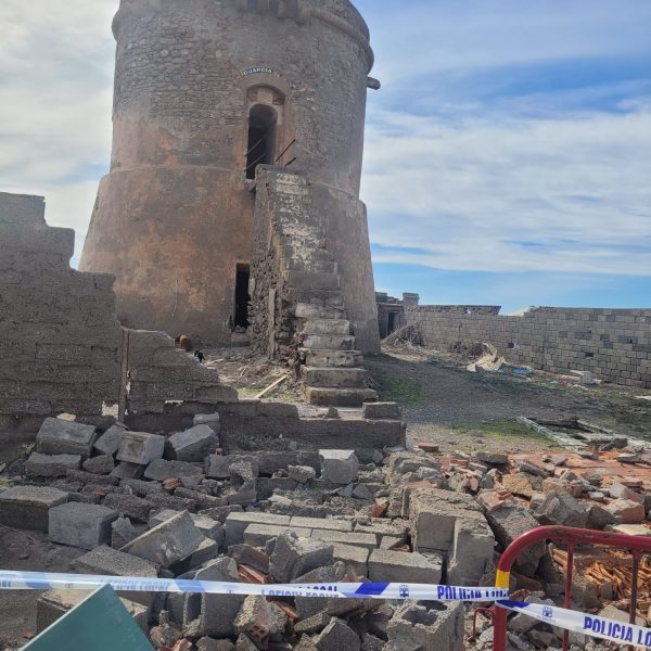 El fuerte temporal de viento provoca la caída de parte del muro perimetral del Torreón de San Miguel en Cabo de Gata Torreon de San Miguel 1