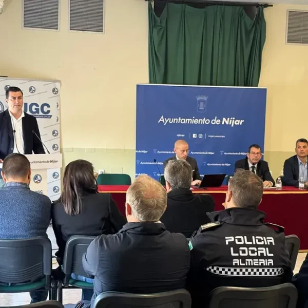 El alcalde de Níjar muestra su apoyo “incondicional” a la Guardia Civil en un acto celebrado en San José Asamblea Guardia Civil