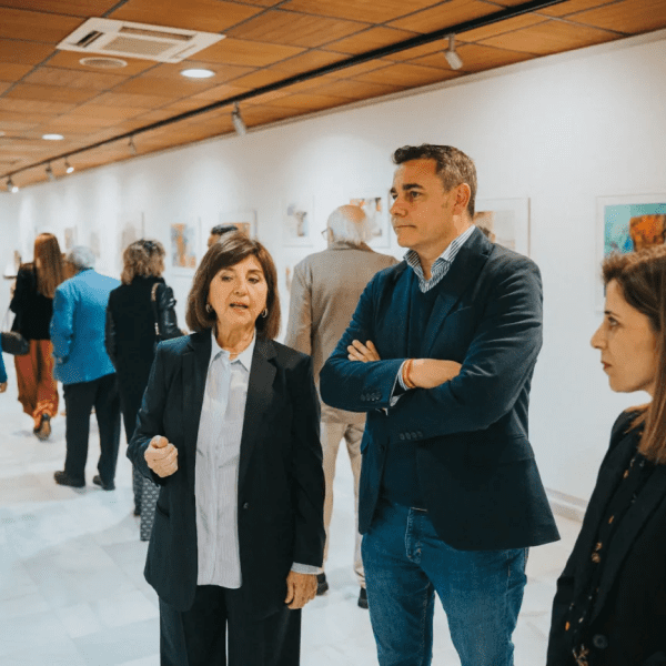 Maritina Delgado llena de luz y colorido el Castillo de Santa Ana con su nueva exposición Maritina Delgado